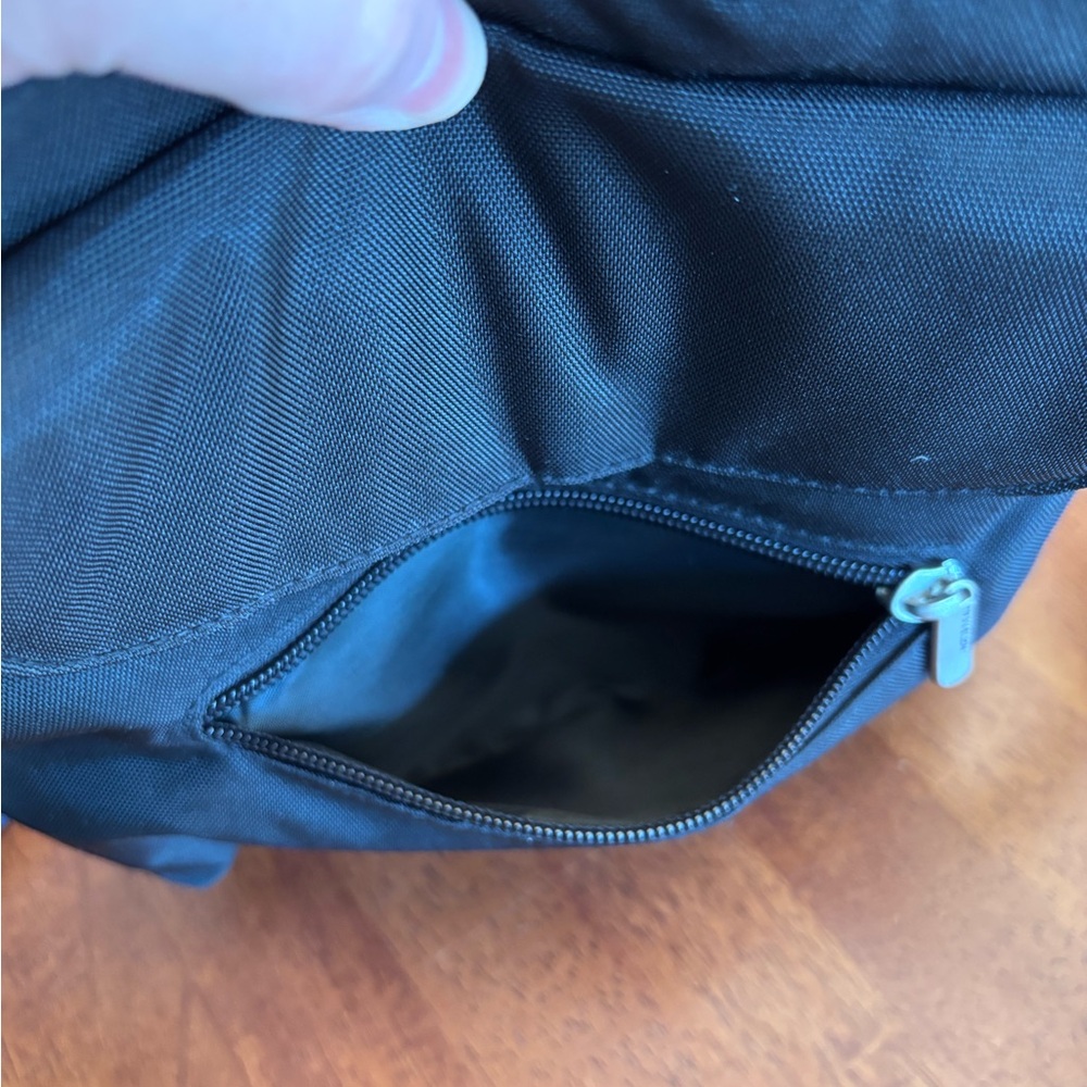 Travelon Anti-Theft Classic Mini Shoulder Bag - Picture 5 of 16
